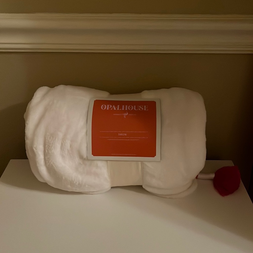 Opal house white blanket